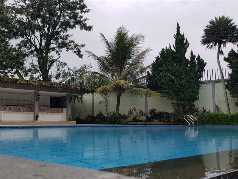 Nite & Day Mdc Puncak - Gadog Bogor Exterior foto