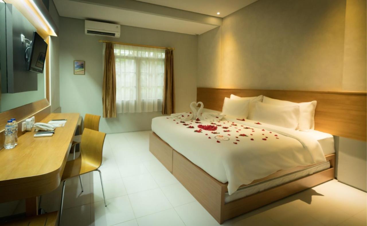 Nite & Day Mdc Puncak - Gadog Bogor Exterior foto
